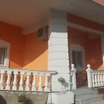 Nicolaos Villa